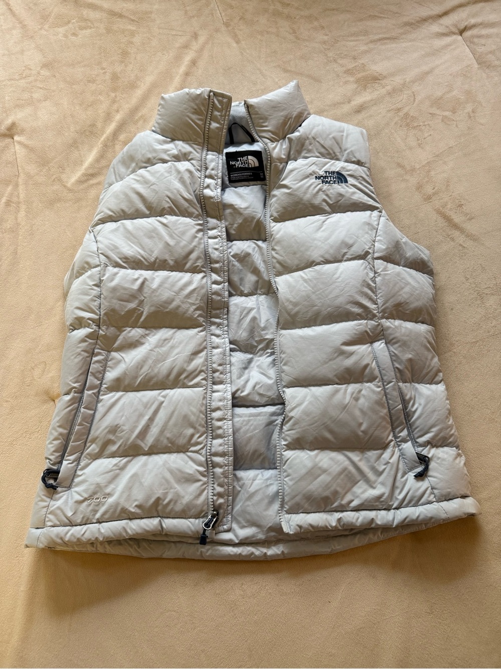 The North Face Women’s 700 Fill Down Puffer Vest Gray Size M